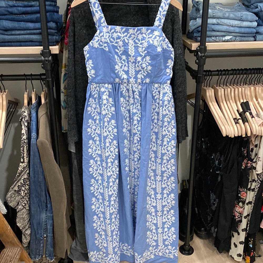 julia jordan Blue Maxi Dress with White Floral Embroidery
